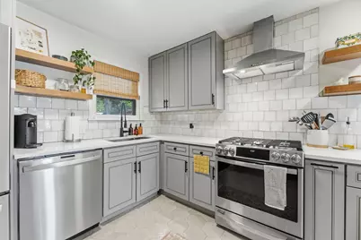 114 E Ireland Drive, Irving, TX 75062 - Photo 12