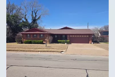 810 S Preston Road, Burkburnett, TX 76354 - Photo 1