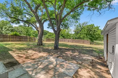 643 E Columbia Drive, Azle, TX 76020 - Photo 28