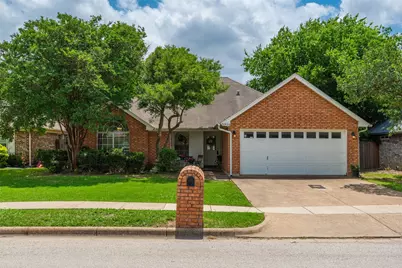 5916 Hillglen Drive, Watauga, TX 76148 - Photo 2