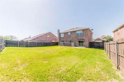 560 Griffith Drive, Saginaw, TX 76179 - Photo 18