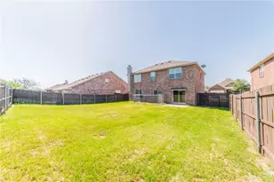 560 Griffith Dr, Saginaw, TX 76179 - Photo 18