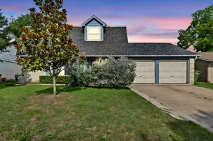 1401 Greentree Ln, Garland, TX 75042 - Photo 2