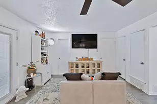 1401 Greentree Ln, Garland, TX 75042 - Photo 10
