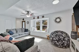 1401 Greentree Ln, Garland, TX 75042 - Photo 6