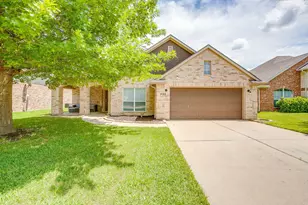 732 Evergreen Ct, Burleson, TX 76028 - Photo 2
