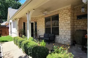 1904 Thompson Ct, Flower Mound, TX 75028 - Photo 2