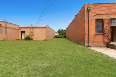 122 W Woodard Street, Denison, TX 75021 - Photo 2