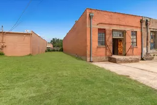 122 W Woodard St, Denison, TX 75021 - Photo 1