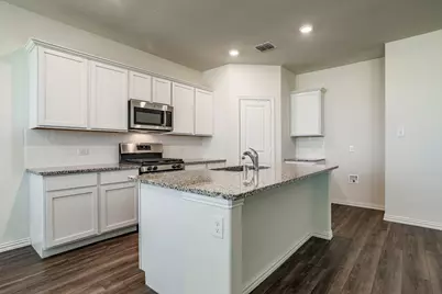 652 Ridgeback Trail, Fort Worth, TX 76052 - Photo 6