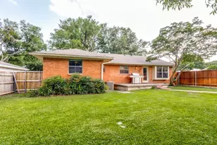10605 Le Mans Dr, Dallas, TX 75238 - Photo 22