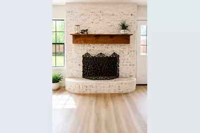 7806 Creek View Drive, Rowlett, TX 75089 - Photo 2