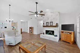 1917 Village Creek Dr, Garland, TX 75040 - Photo 4