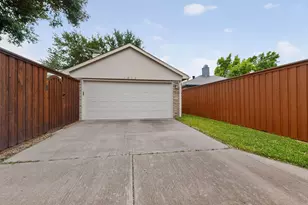 1917 Village Creek Dr, Garland, TX 75040 - Photo 28
