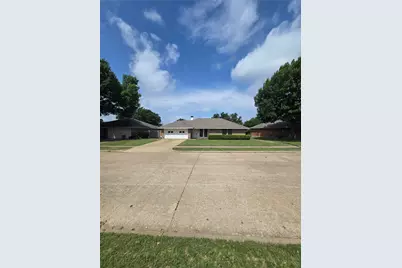 9 Marvin Gardens, Midlothian, TX 76065 - Photo 2