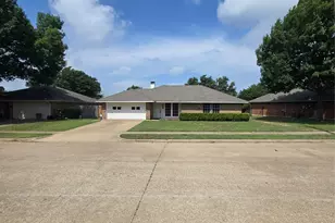 9 Marvin Gardens, Midlothian, TX 76065 - Photo 2
