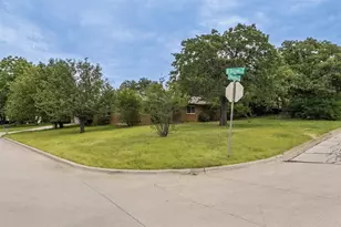 1200 Desiree Ln, Hurst, TX 76053 - Photo 2