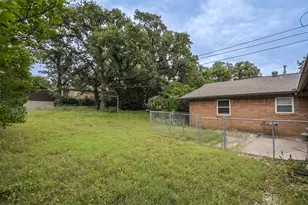 1200 Desiree Ln, Hurst, TX 76053 - Photo 24