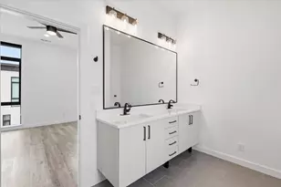 453 W Morphy St, Fort Worth, TX 76104 - Photo 24