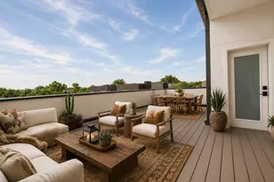 453 W Morphy St, Fort Worth, TX 76104 - Photo 2