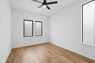 453 W Morphy St, Fort Worth, TX 76104 - Photo 28