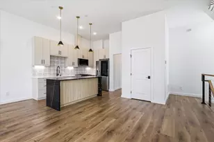 453 W Morphy St, Fort Worth, TX 76104 - Photo 12