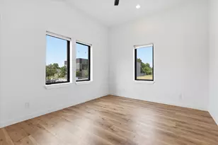 453 W Morphy St, Fort Worth, TX 76104 - Photo 32