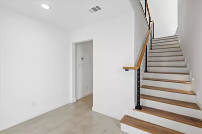 453 W Morphy Street, Fort Worth, TX 76104 - Photo 6