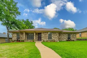 1605 Brighton Dr, Carrollton, TX 75007 - Photo 2