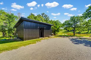 442 Co Rd 1270, Alvord, TX 76225 - Photo 36