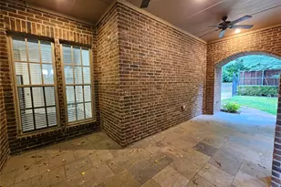 988 Shadyside Ln, Dallas, TX 75223 - Photo 38