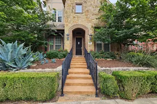 988 Shadyside Ln, Dallas, TX 75223 - Photo 1
