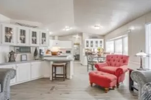2605 Houston Ct, Granbury, TX 76048 - Photo 6