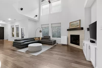 580 Courtyard Lane, Irving, TX 75039 - Photo 10