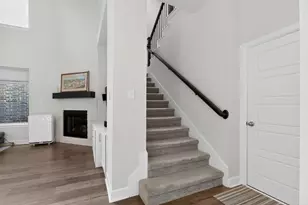 580 Courtyard Ln, Irving, TX 75039 - Photo 18