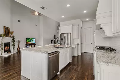 7620 Sonian Forest Drive, Irving, TX 75063 - Photo 10