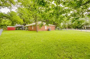 506 E McFarland St, Grandview, TX 76050 - Photo 40