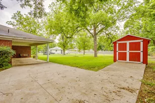506 E McFarland St, Grandview, TX 76050 - Photo 34