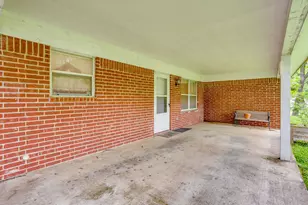 506 E McFarland St, Grandview, TX 76050 - Photo 36