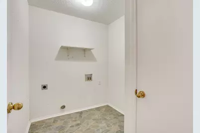 506 E McFarland Street, Grandview, TX 76050 - Photo 32