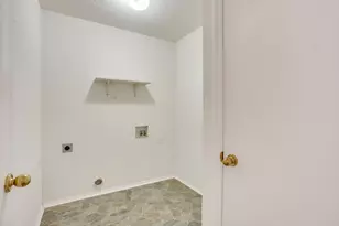 506 E McFarland St, Grandview, TX 76050 - Photo 32