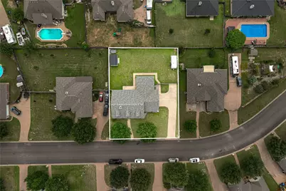 429 W Wall Street, Hewitt, TX 76643 - Photo 6