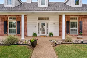 429 W Wall St, Hewitt, TX 76643 - Photo 8