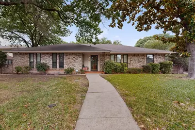 1305 Briarbrook Drive, DeSoto, TX 75115 - Photo 2