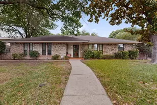 1305 Briarbrook Dr, DeSoto, TX 75115 - Photo 1