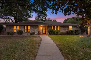 1305 Briarbrook Dr, DeSoto, TX 75115 - Photo 2