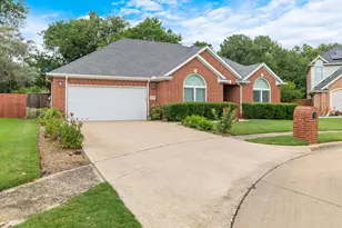 1131 Indy Ct, Irving, TX 75060 - Photo 2