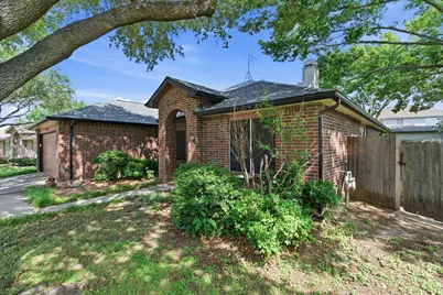929 Hiawatha Lane, Saginaw, TX 76131 - Photo 2