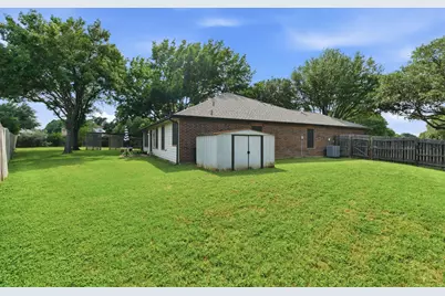 929 Hiawatha Lane, Saginaw, TX 76131 - Photo 20