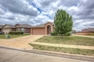 6300 Leaping Fawn Dr, Fort Worth, TX 76179 - Photo 4